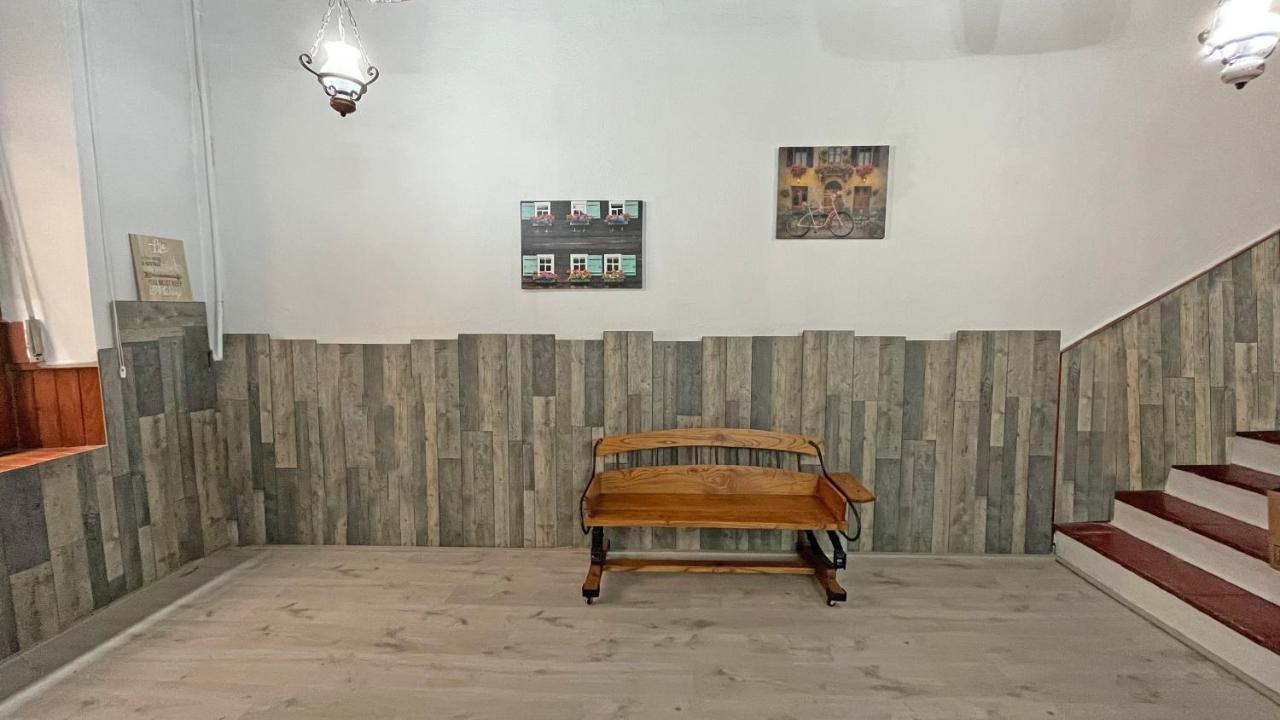 Hostal La Premsa أرينيس دي مار المظهر الخارجي الصورة