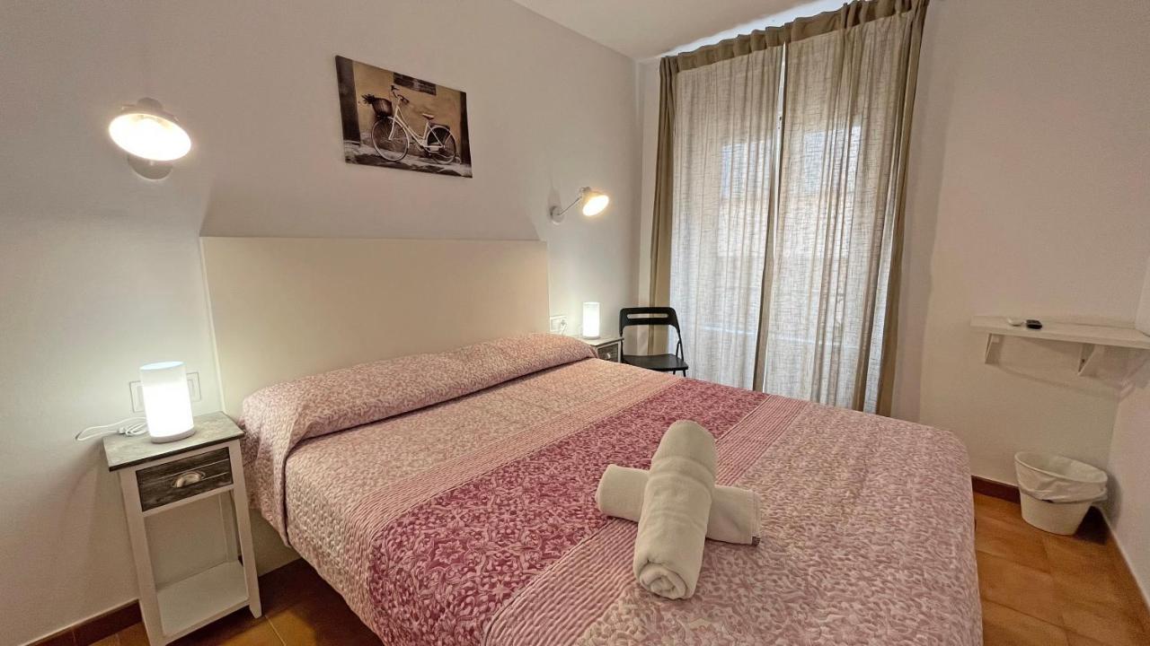 Hostal La Premsa أرينيس دي مار المظهر الخارجي الصورة