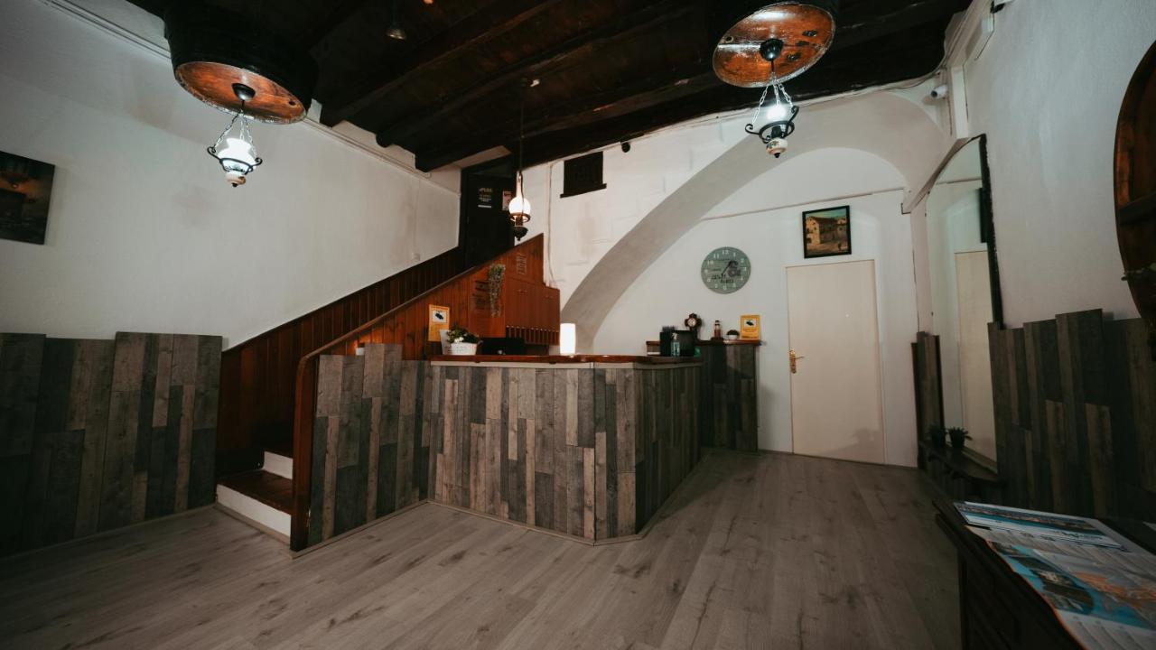 Hostal La Premsa أرينيس دي مار المظهر الخارجي الصورة