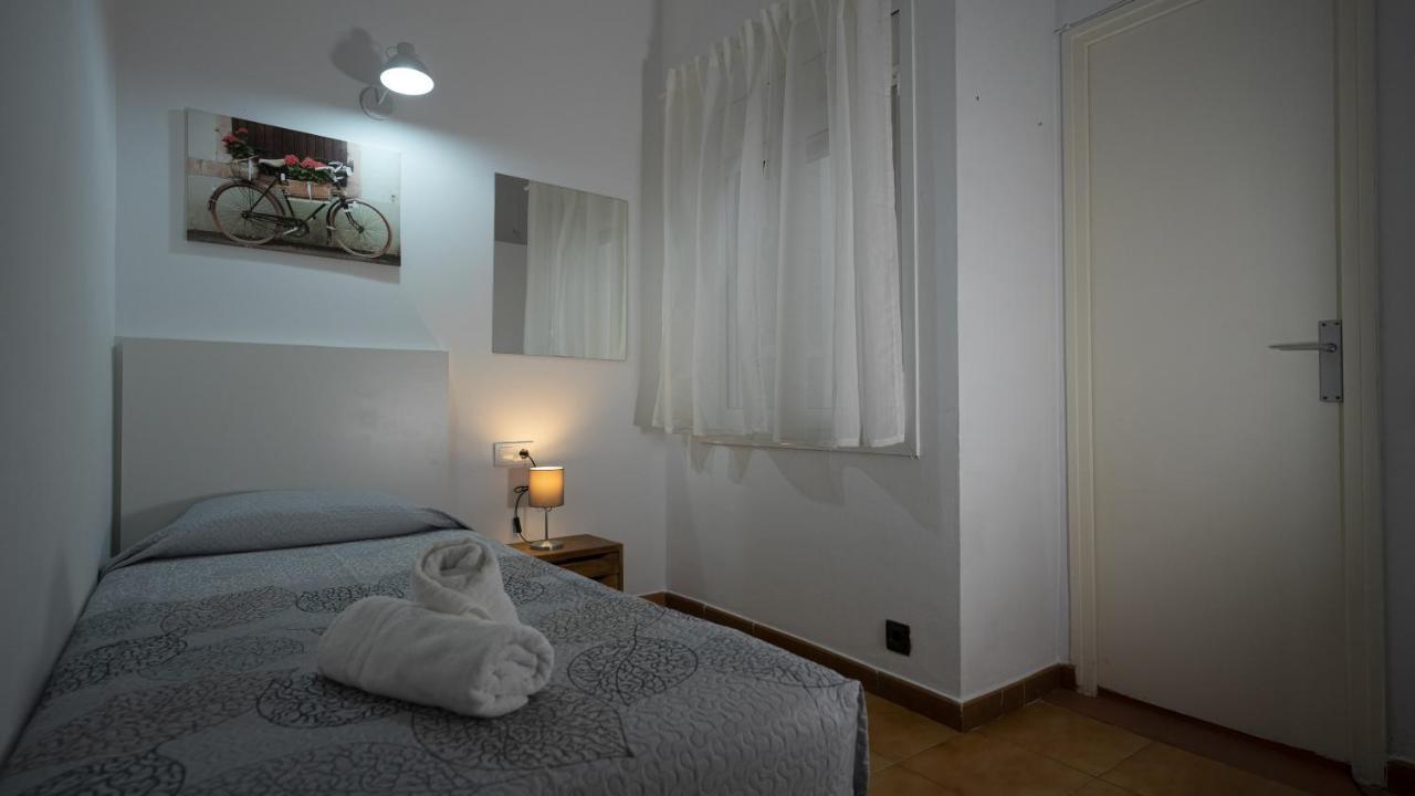 Hostal La Premsa أرينيس دي مار المظهر الخارجي الصورة